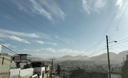 Advierten de fuertes vientos de Santa Ana y clima nublado a partir de este jueves